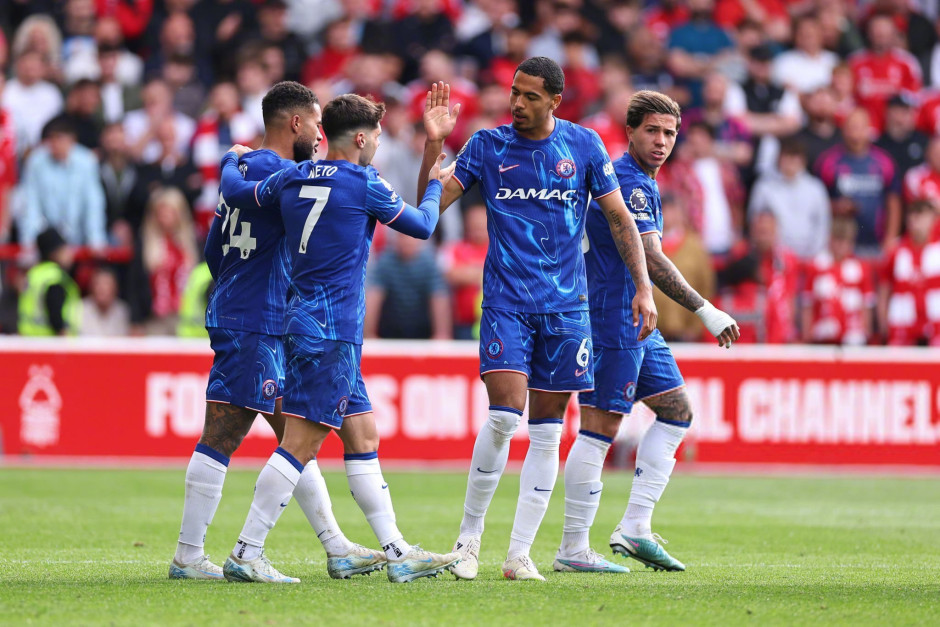 太逗了！《和平精英》上线＂姚安娜同款吃鸡动作＂引热议