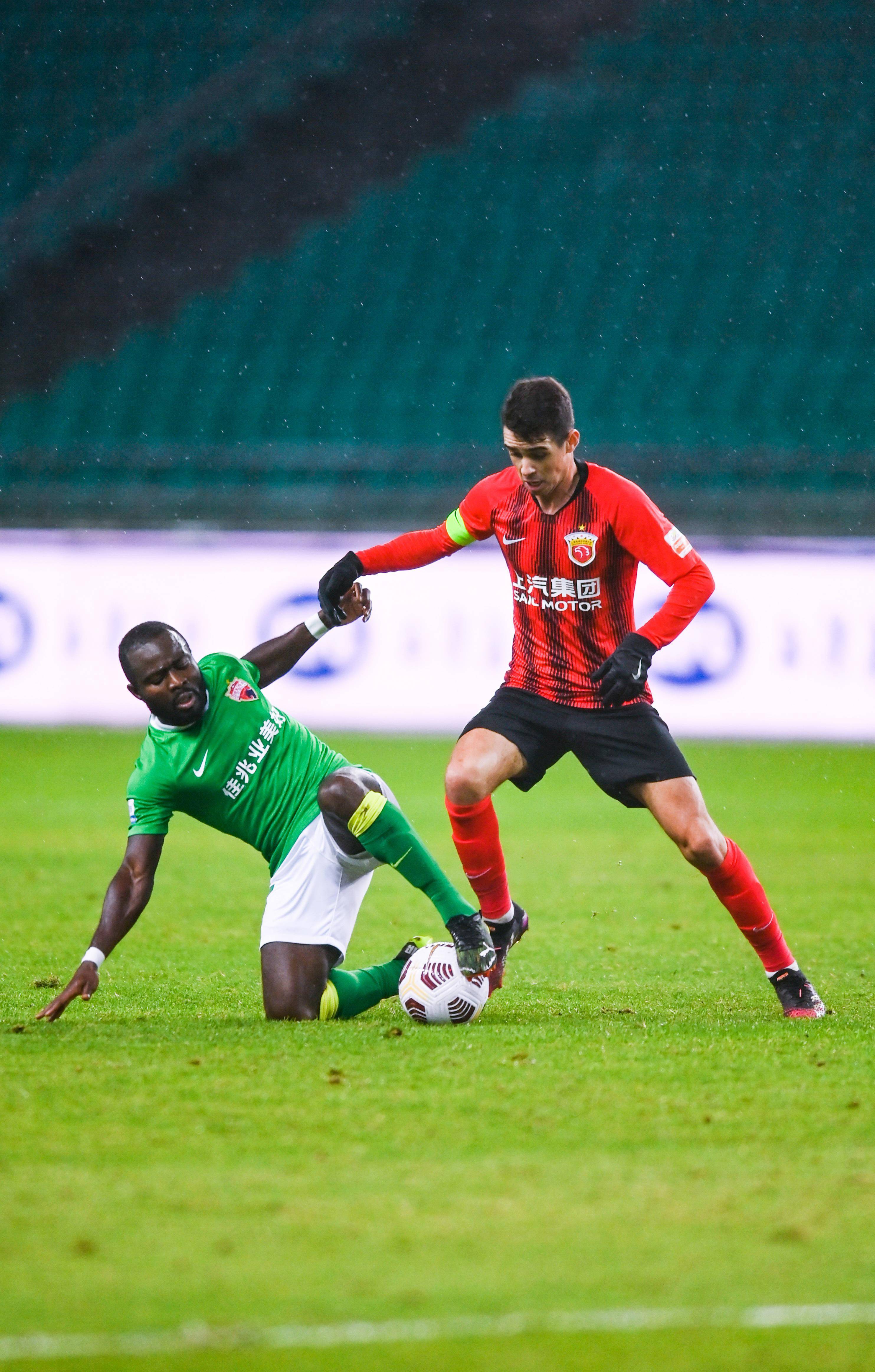 国足在18 国足在18